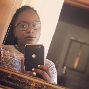 Meet your Posher, Katina